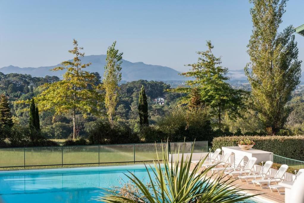 Apartamento T1 Bis Avec Piscine Vue Golf Et Montagnes Arcangues Exterior foto